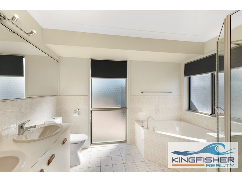 42 Dunlin Drive, Burleigh Waters QLD 4220