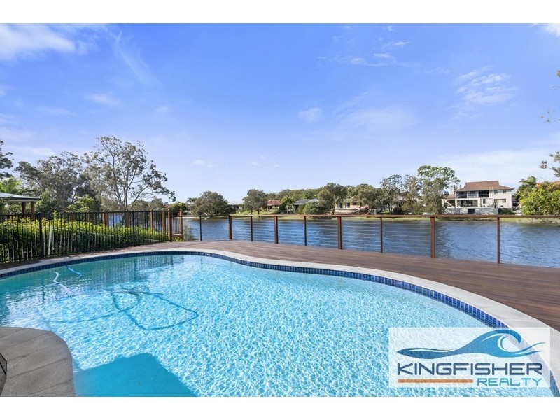 42 Dunlin Drive, Burleigh Waters QLD 4220