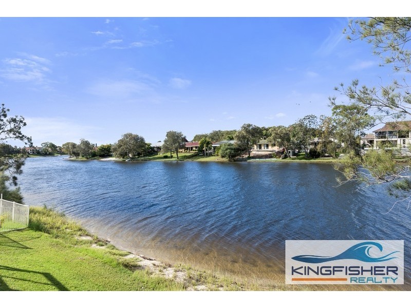 42 Dunlin Drive, Burleigh Waters QLD 4220