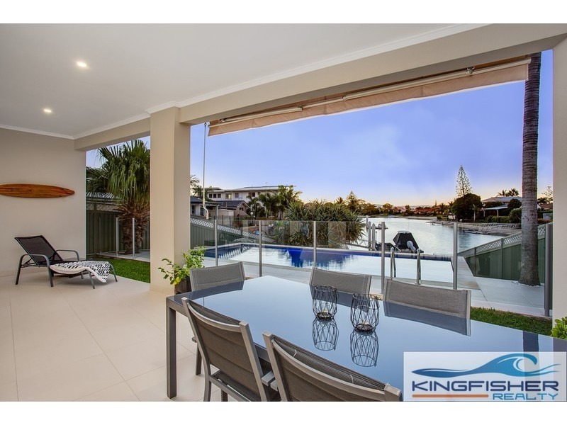 62 Alec Avenue, Mermaid Waters QLD 4218