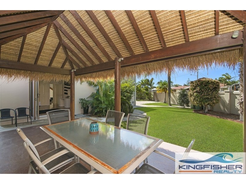 62 Alec Avenue, Mermaid Waters QLD 4218