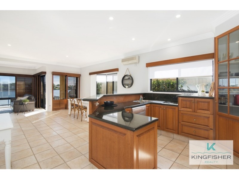 65 Wedgebill Parade, Burleigh Waters QLD 4220