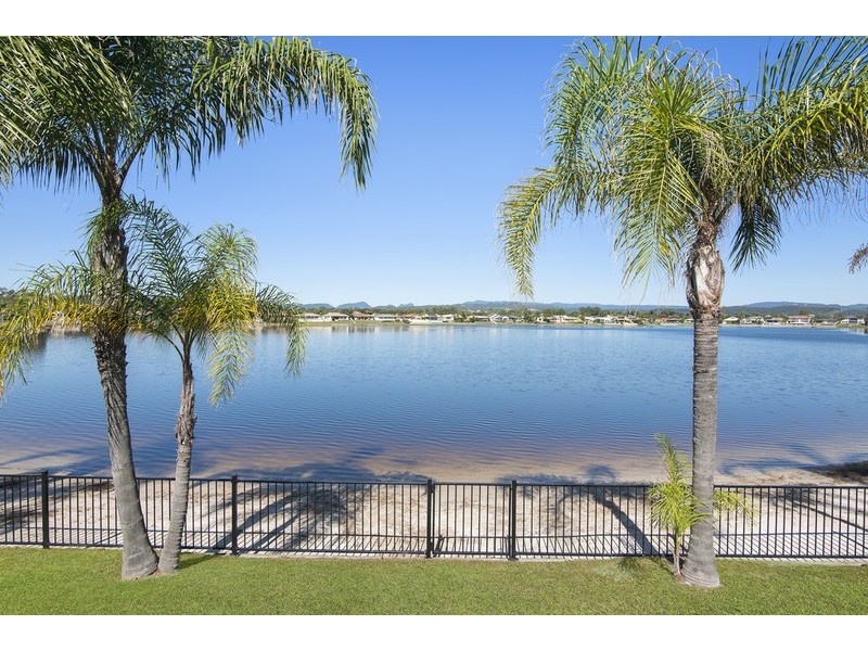 26 Auk Avenue, Burleigh Waters QLD 4220