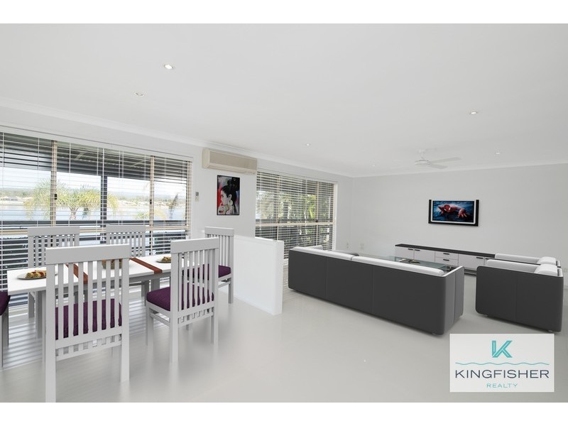 26 Auk Avenue, Burleigh Waters QLD 4220