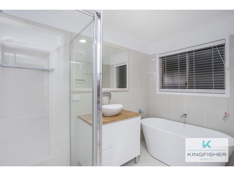 26 Auk Avenue, Burleigh Waters QLD 4220