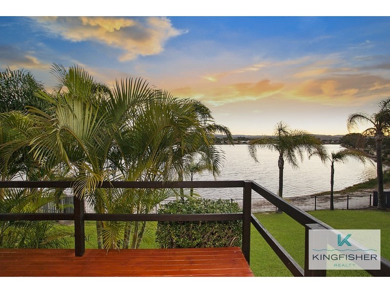 26 Auk Avenue, Burleigh Waters QLD 4220