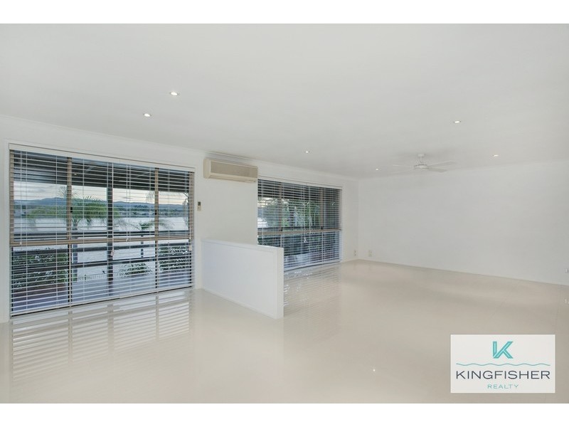 26 Auk Avenue, Burleigh Waters QLD 4220