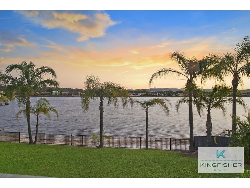 26 Auk Avenue, Burleigh Waters QLD 4220