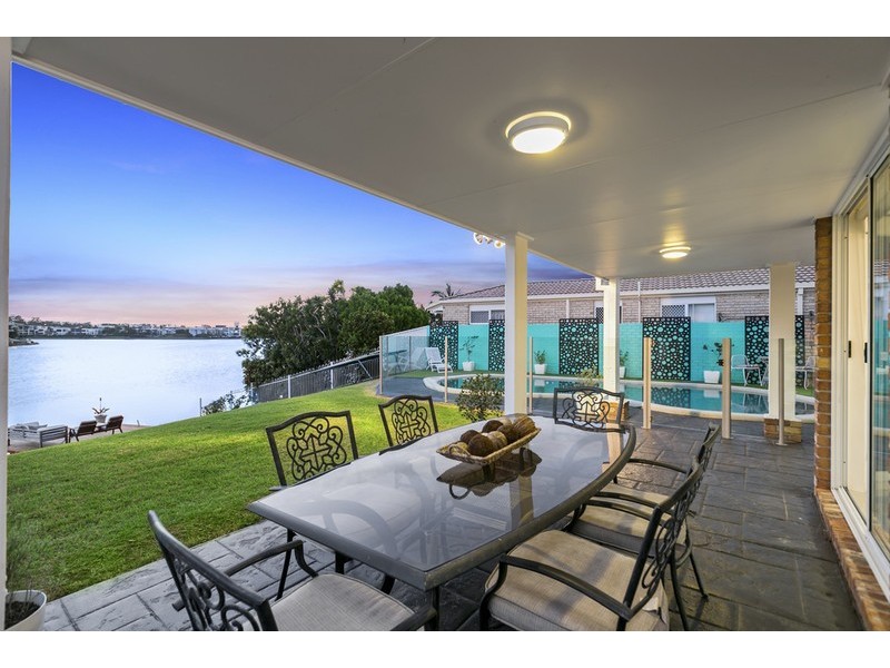 15 Notre Dame Court, Varsity Lakes QLD 4227