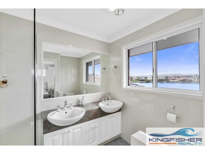 15 Notre Dame Court, Varsity Lakes QLD 4227