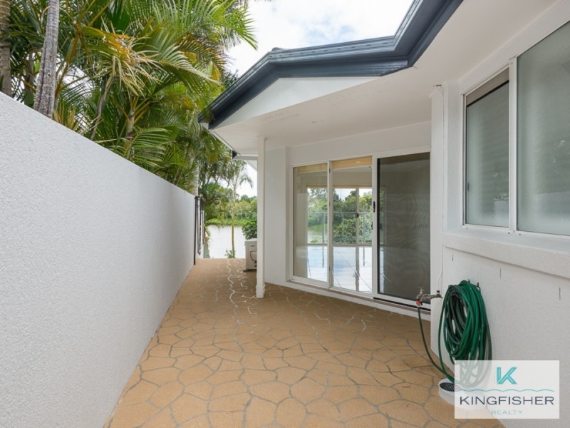 10 Emerton Crescent, Robina QLD 4226