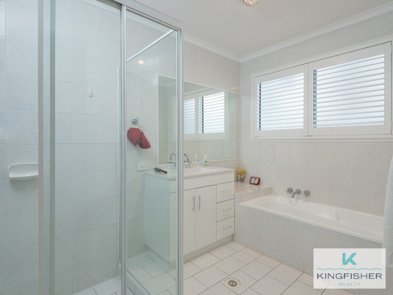 10 Emerton Crescent, Robina QLD 4226