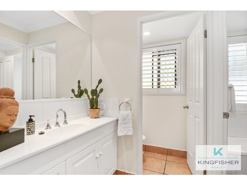 36 Shoalwater Court, Burleigh Waters QLD 4220