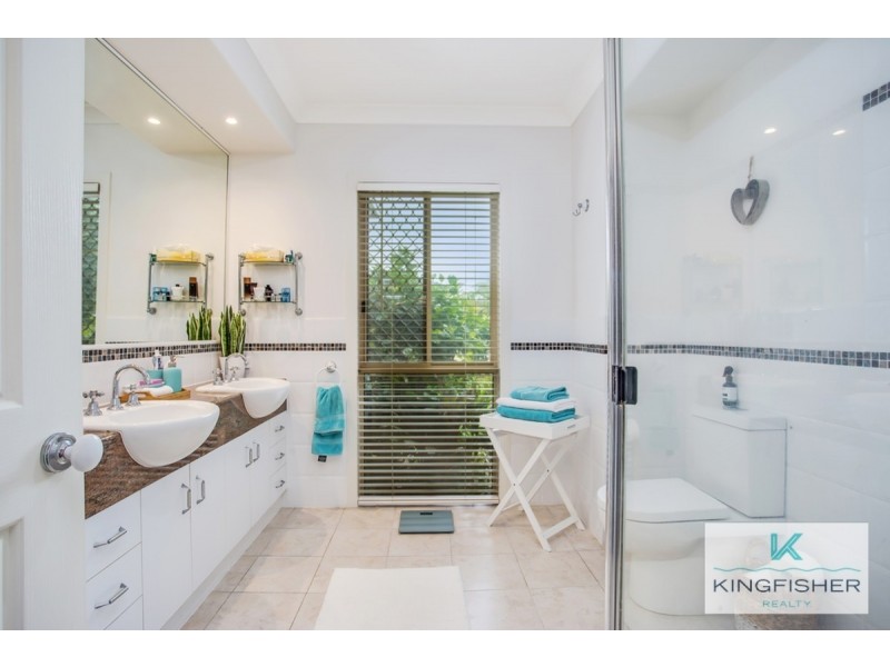 6 Shoalwater Court, Burleigh Waters QLD 4220