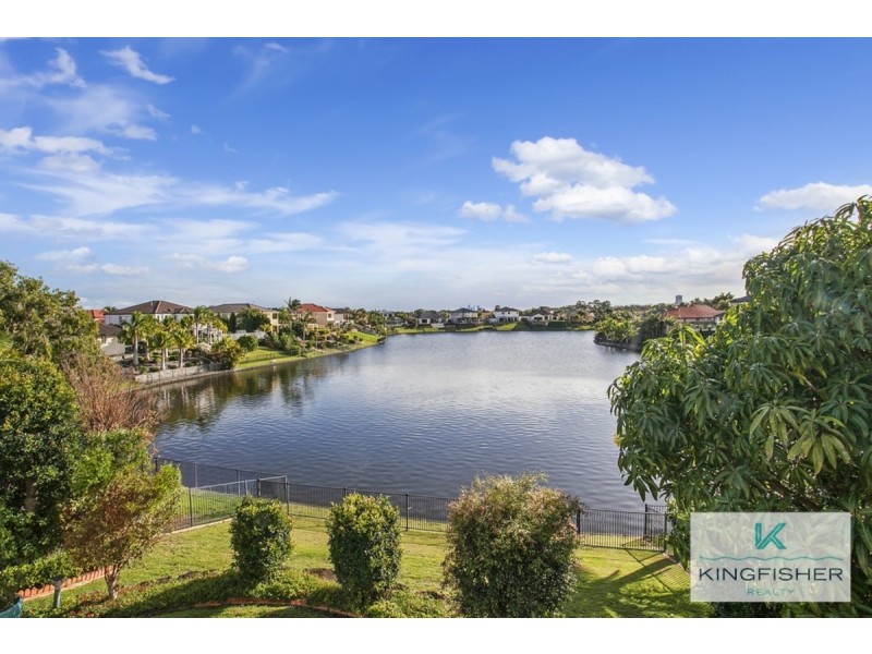 176 Dunlin Drive, Burleigh Waters QLD 4220