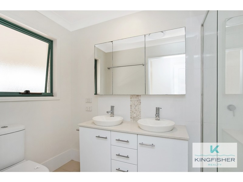 176 Dunlin Drive, Burleigh Waters QLD 4220