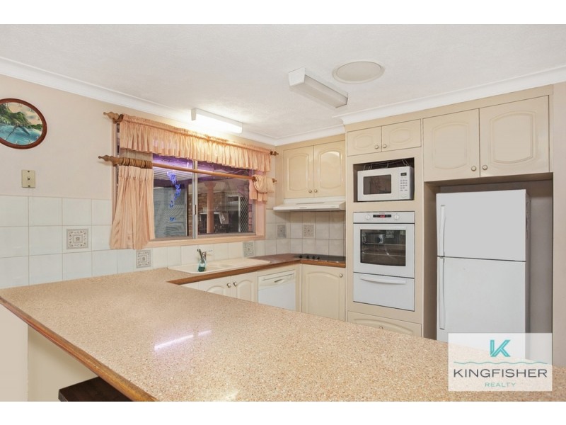 33 Dunlin Drive, Burleigh Waters QLD 4220