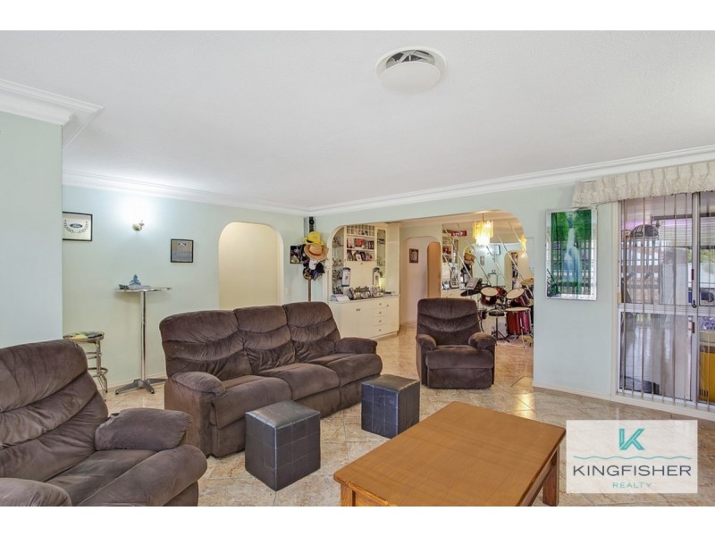 33 Dunlin Drive, Burleigh Waters QLD 4220