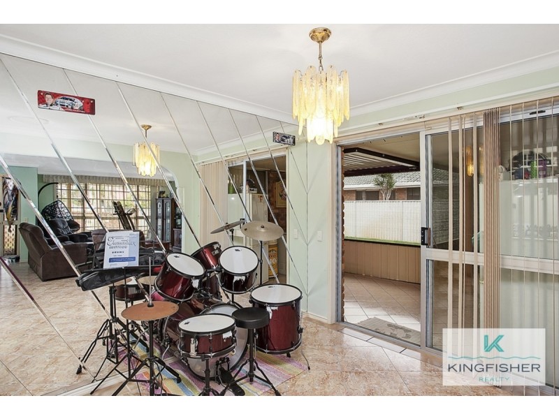 33 Dunlin Drive, Burleigh Waters QLD 4220