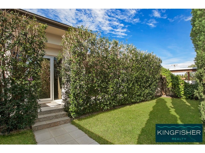 22 Joan Street, Burleigh Waters QLD 4220