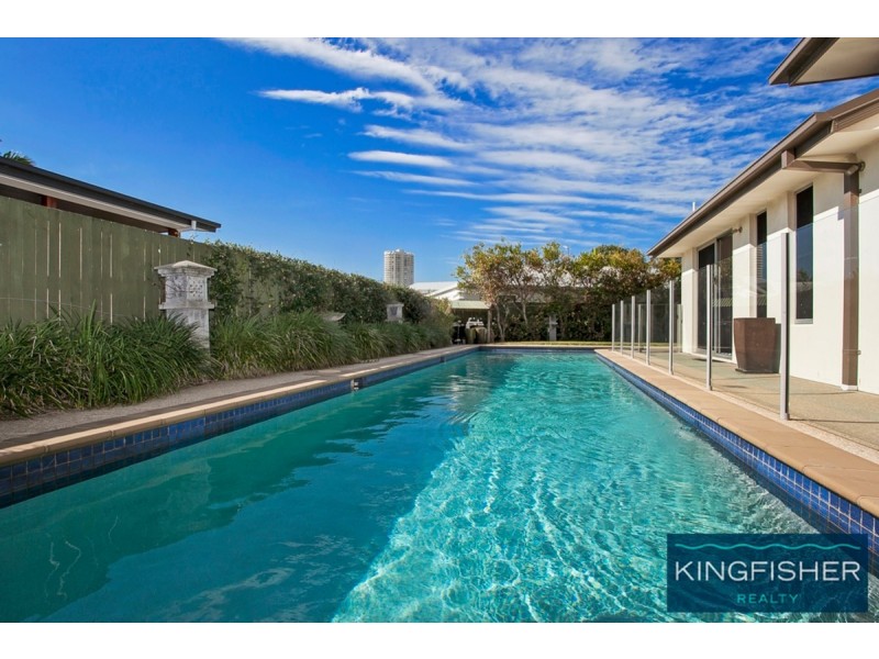 22 Joan Street, Burleigh Waters QLD 4220