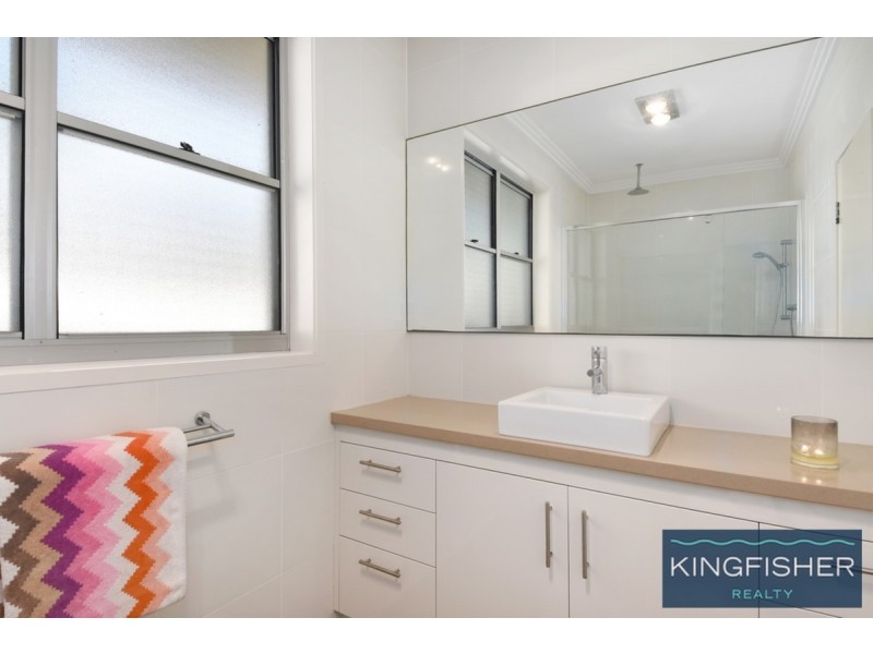 22 Joan Street, Burleigh Waters QLD 4220