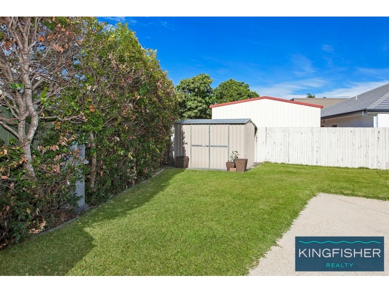 22 Joan Street, Burleigh Waters QLD 4220