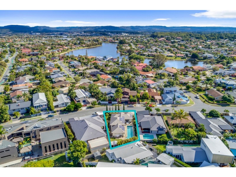 22 Joan Street, Burleigh Waters QLD 4220