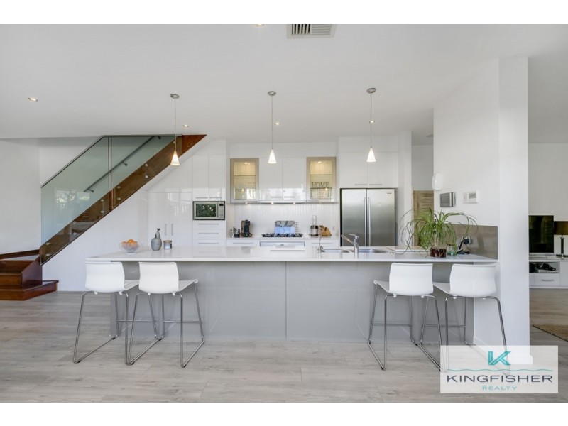 2/4 Cedar Court, Burleigh Heads QLD 4220