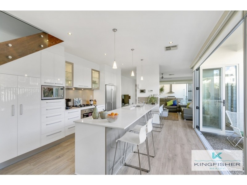 2/4 Cedar Court, Burleigh Heads QLD 4220