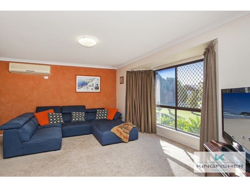 12 Maple Court, Burleigh Waters QLD 4220