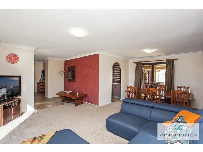 12 Maple Court, Burleigh Waters QLD 4220