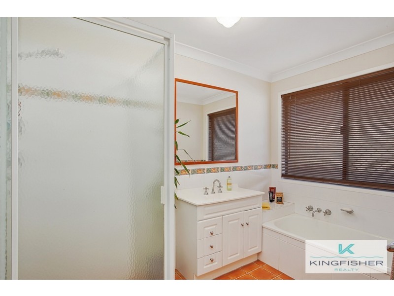 12 Maple Court, Burleigh Waters QLD 4220