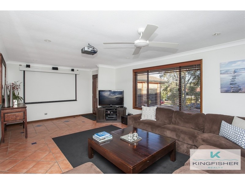 19 Oakland Court, Burleigh Waters QLD 4220