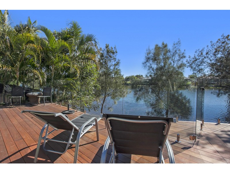 13 Gardendale Crescent, Burleigh Waters QLD 4220