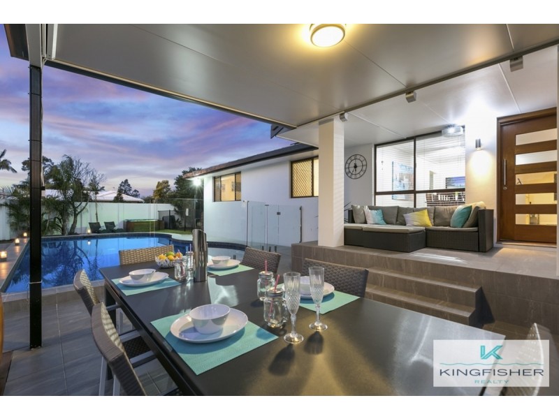 2 Wagtail Court, Burleigh Waters QLD 4220