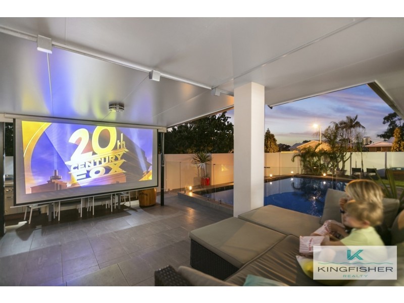2 Wagtail Court, Burleigh Waters QLD 4220