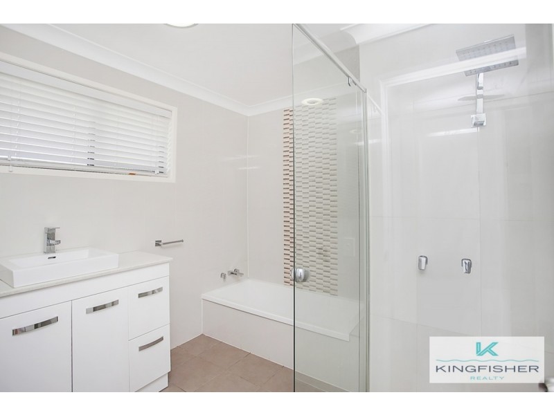 2 Wagtail Court, Burleigh Waters QLD 4220