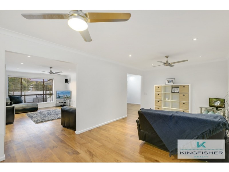 2 Wagtail Court, Burleigh Waters QLD 4220