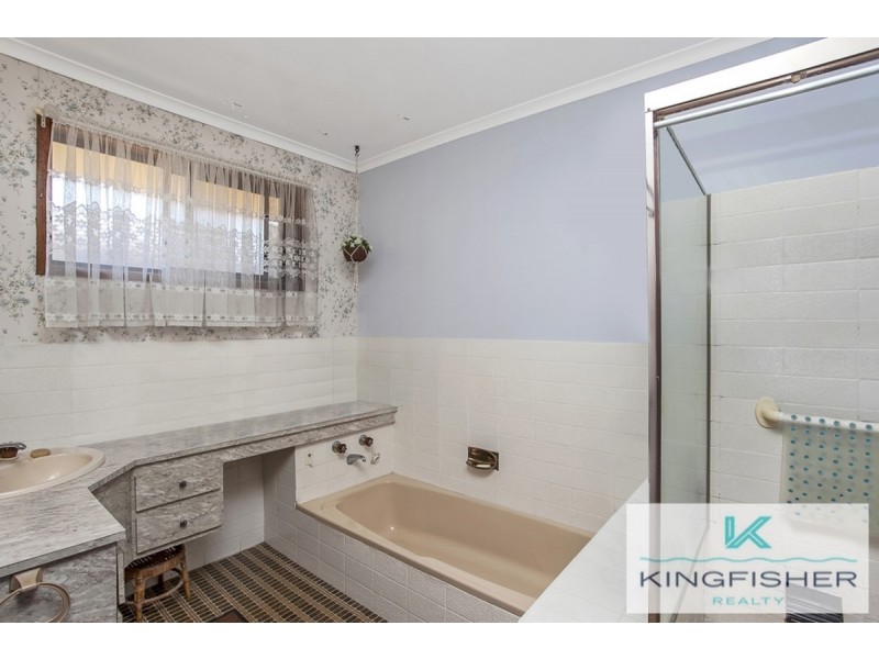 28 Kingfisher Crescent, Burleigh Waters QLD 4220