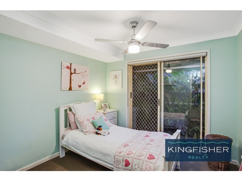 17 Beaconsfield Drive, Burleigh Waters QLD 4220