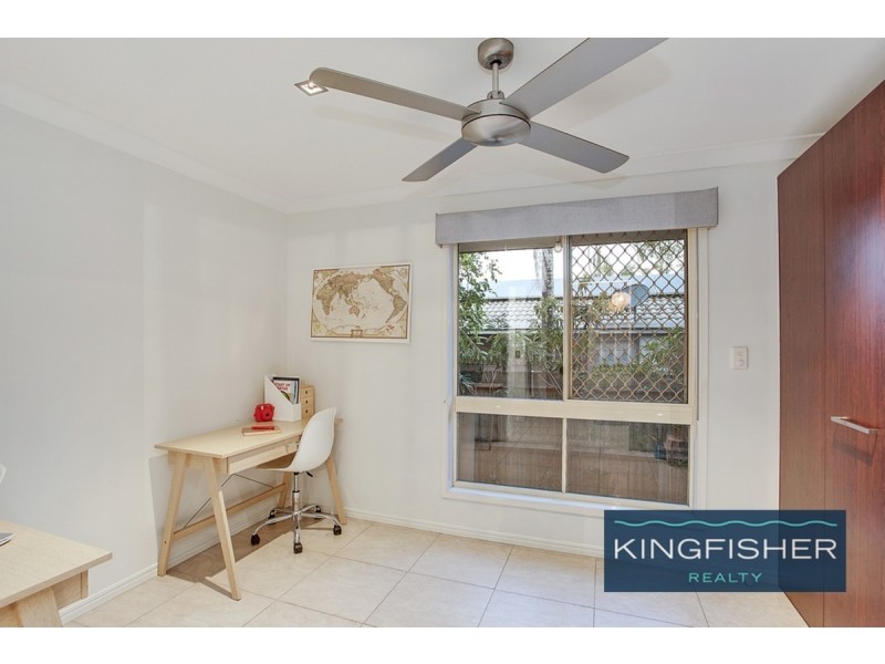 17 Beaconsfield Drive, Burleigh Waters QLD 4220