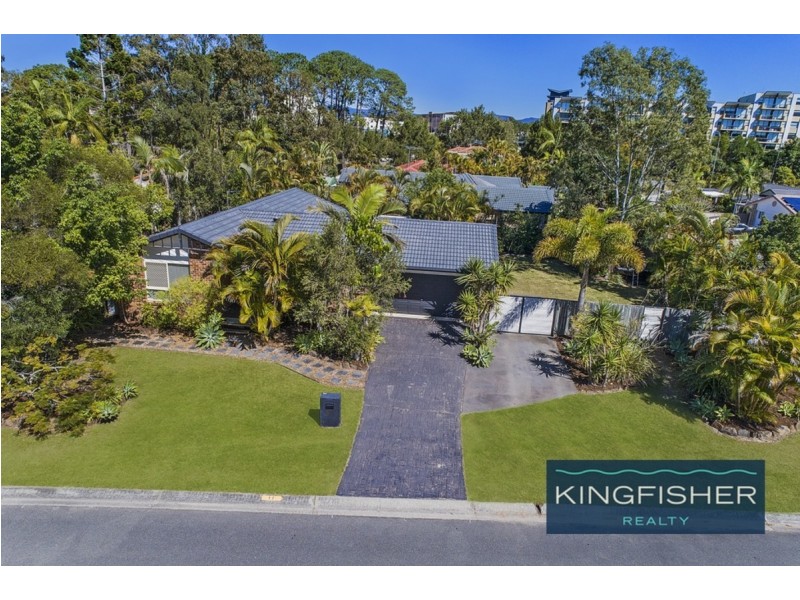 17 Beaconsfield Drive, Burleigh Waters QLD 4220