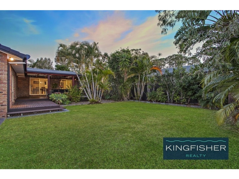 17 Beaconsfield Drive, Burleigh Waters QLD 4220