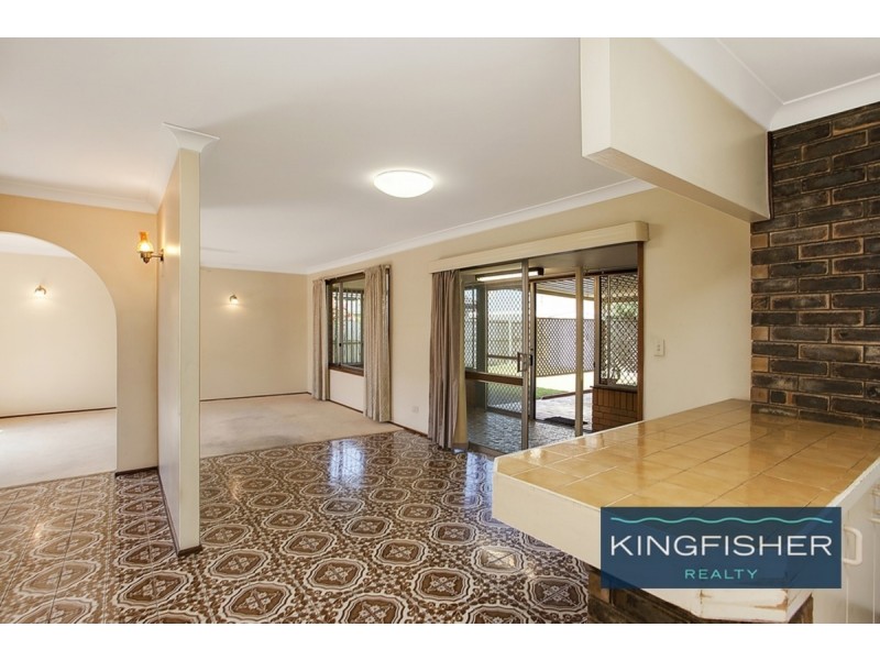 8 Avocet Avenue, Burleigh Waters QLD 4220