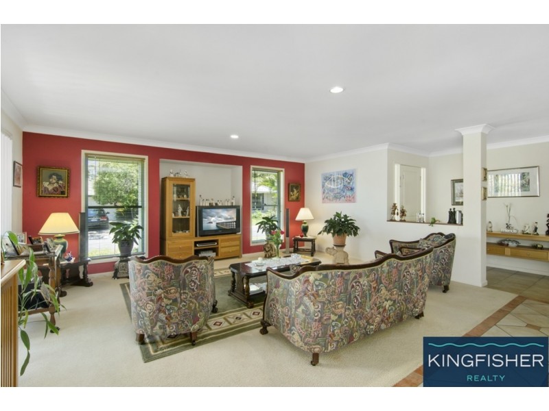 11 Casablanca Court, Burleigh Waters QLD 4220