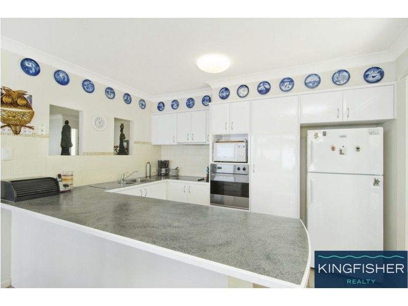 11 Casablanca Court, Burleigh Waters QLD 4220