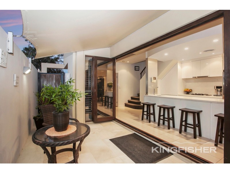 2/26 Jefferson Lane, Palm Beach QLD 4221