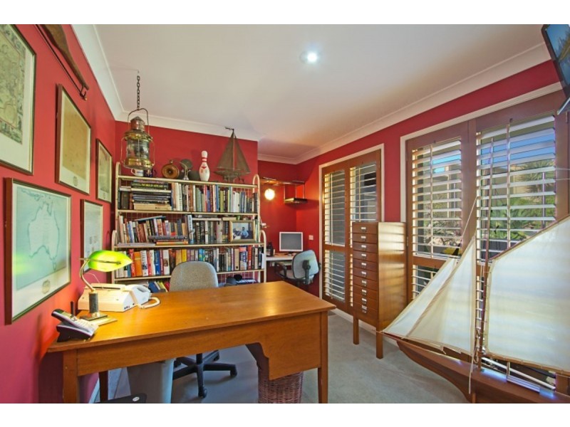 9 Dulcie Drive, Burleigh Heads QLD 4220