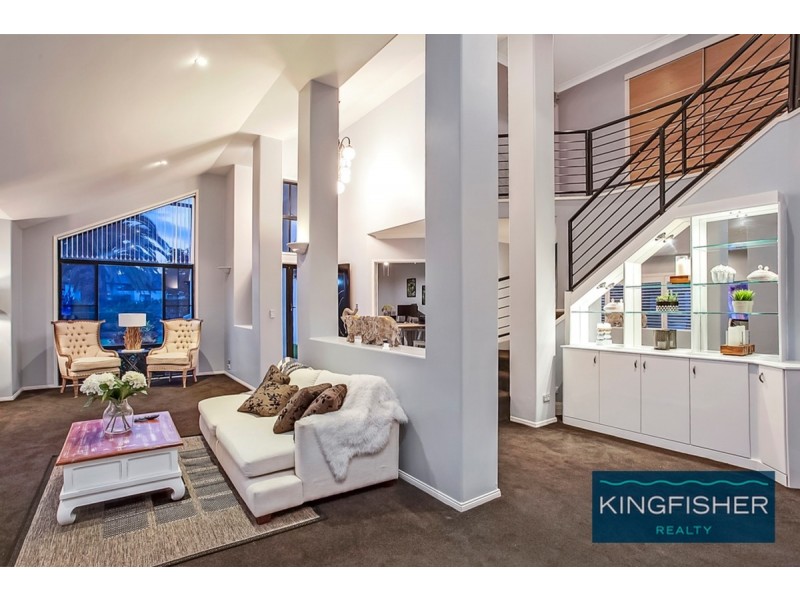 1 Palmyra Court, Burleigh Waters QLD 4220